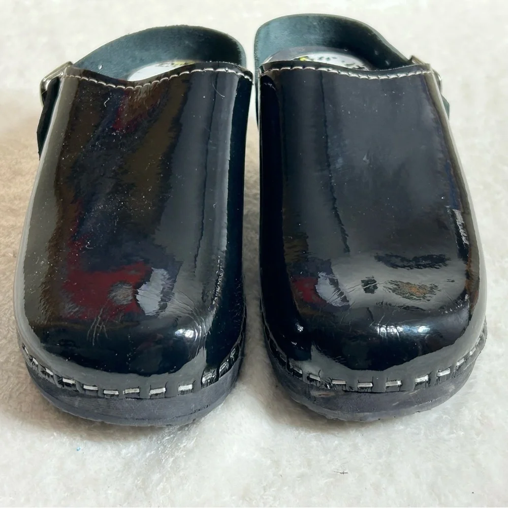 Torpatoffeln Girls Black Patent Leather Clogs Adjustable Strap Size 32 EU/1 US